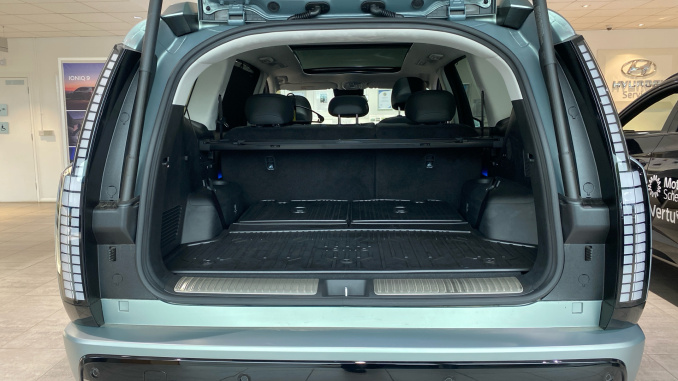 Hyundai IONIQ 9 226kW Calligraphy 110kWh 5dr AWD Auto Electric Estate - Image 4